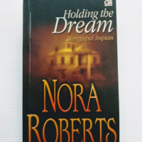 Image of Holding The Dream: Menggapai Impian